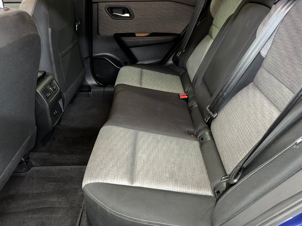 Used 2023 Nissan Rogue SV AWD/4WD image 17