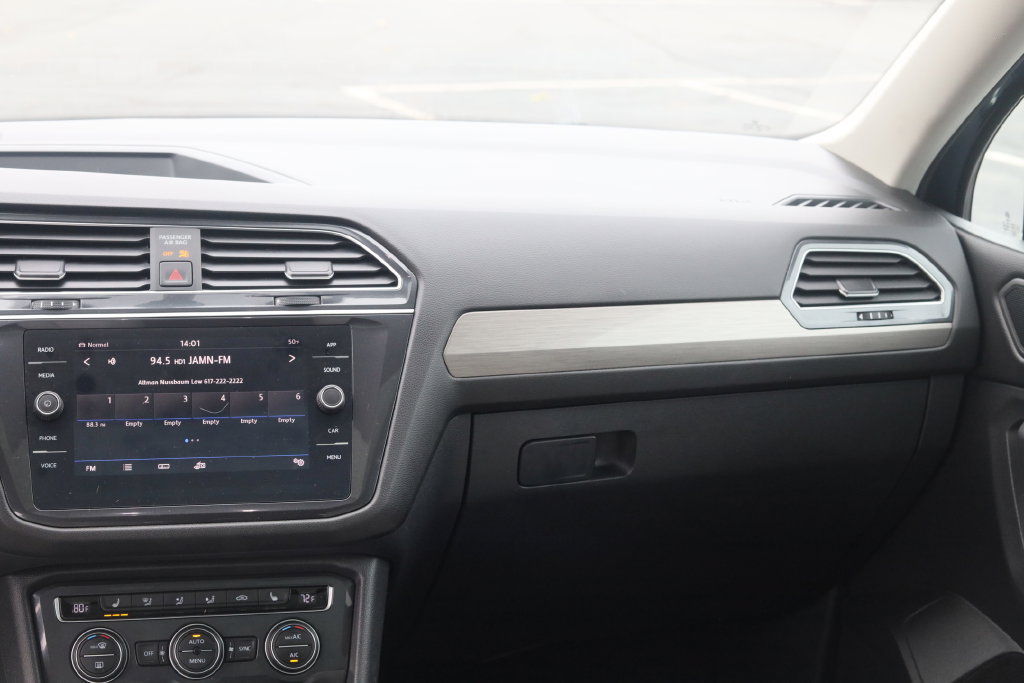 Used 2019 Volkswagen Tiguan SE w/ Panoramic Sunroof Package AWD/4WD image 28