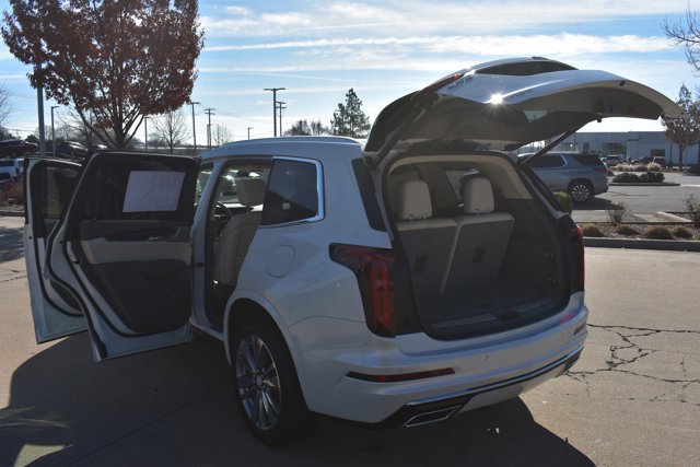 Used 2024 Cadillac XT6 Premium Luxury w/ Technology Package image 18