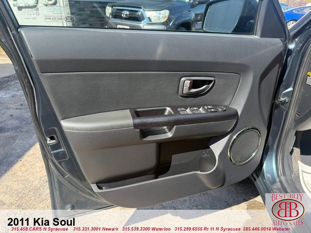Used 2011 Kia Soul + w/ Audio Pkg FWD image 9