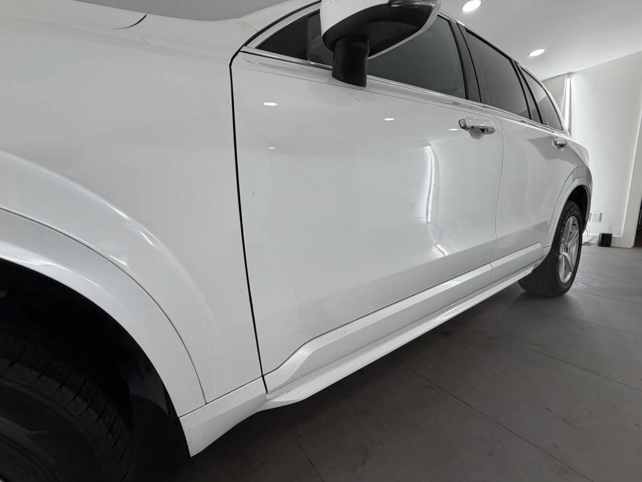 Used 2016 Volvo XC90 T5 Momentum FWD image 2