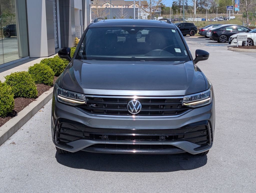 Used 2022 Volkswagen Tiguan SE R-Line image 10