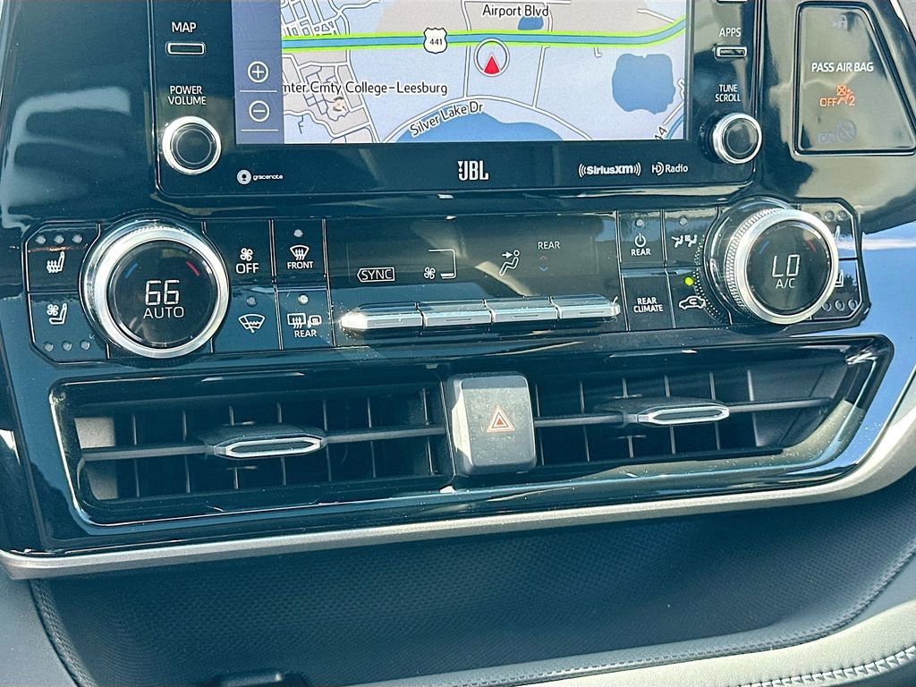 Used 2020 Toyota Highlander Limited image 13