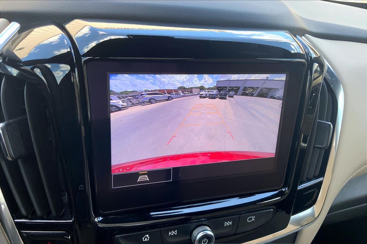 Used 2023 Chevrolet Traverse LT FWD image 27