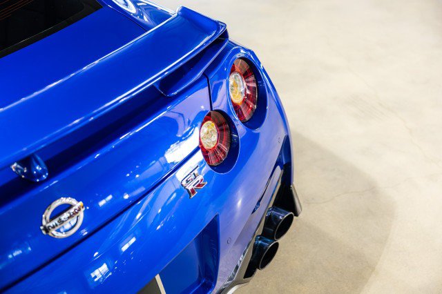Used 2021 Nissan GT-R Premium AWD/4WD image 18