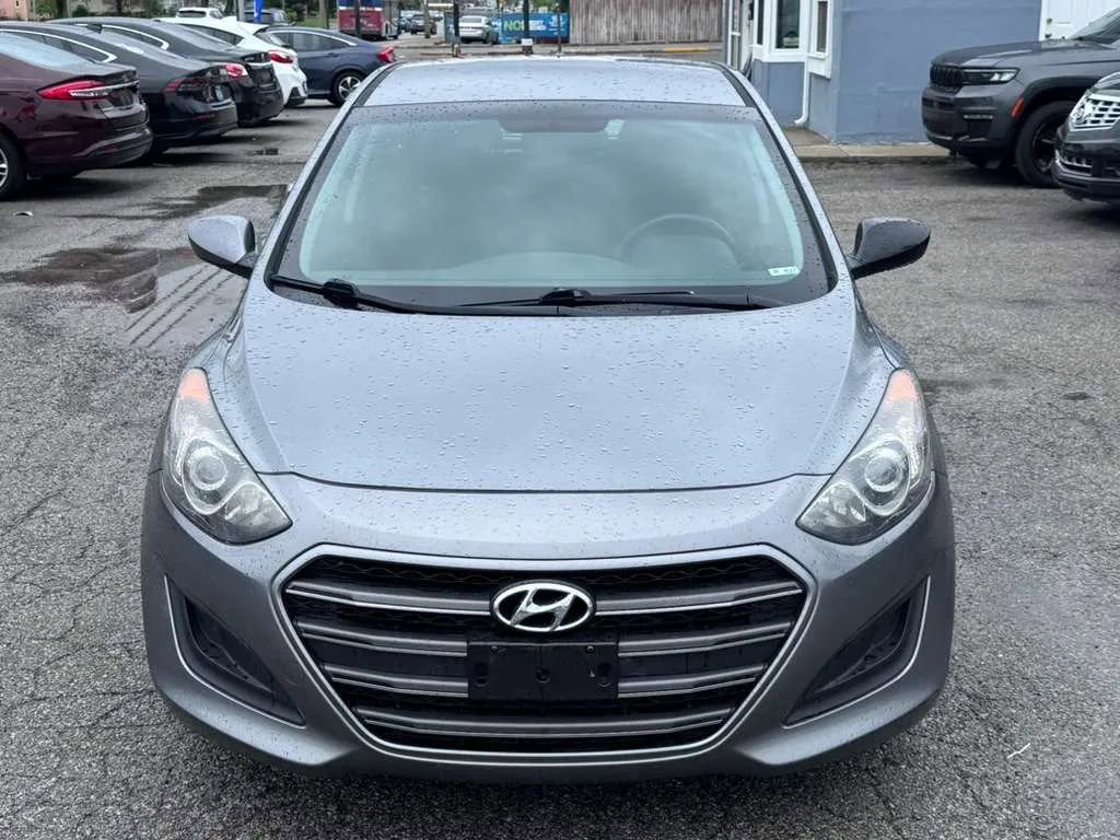 Used 2017 Hyundai Elantra GT FWD image 8