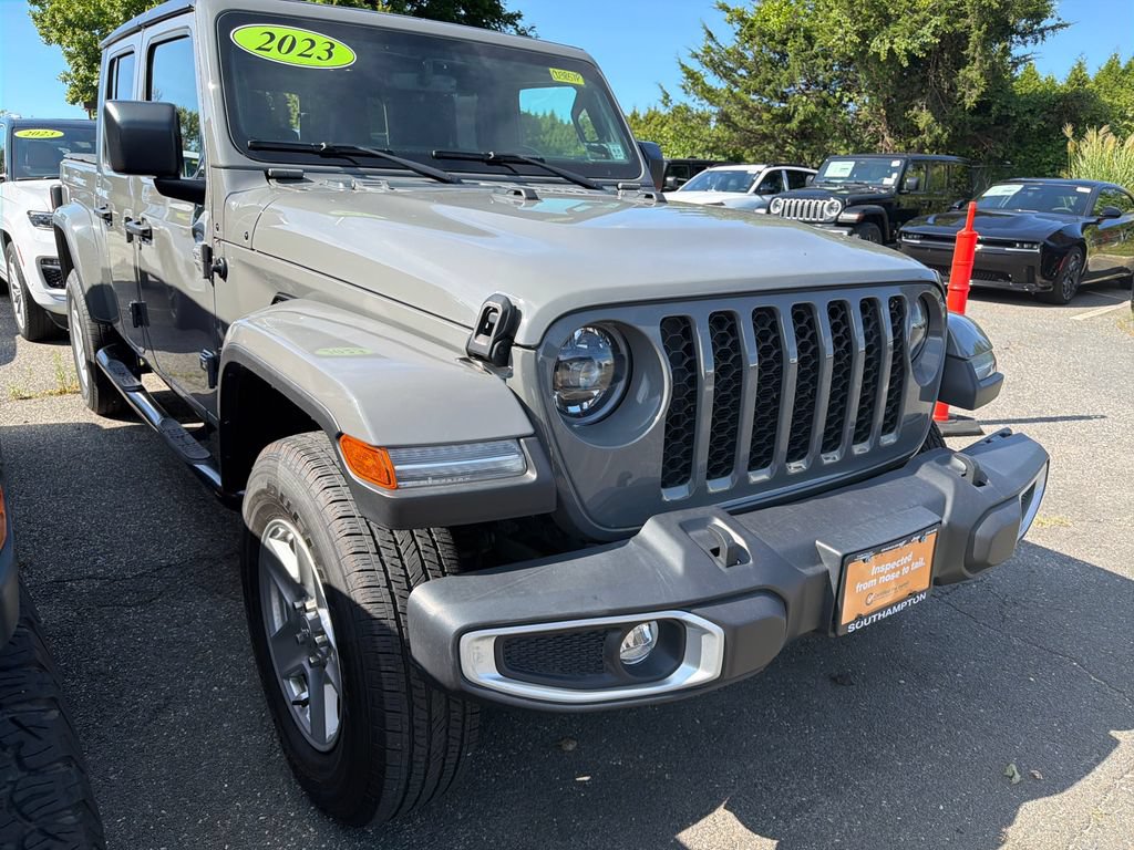 Used 2023 Jeep Gladiator Sport AWD/4WD image 1