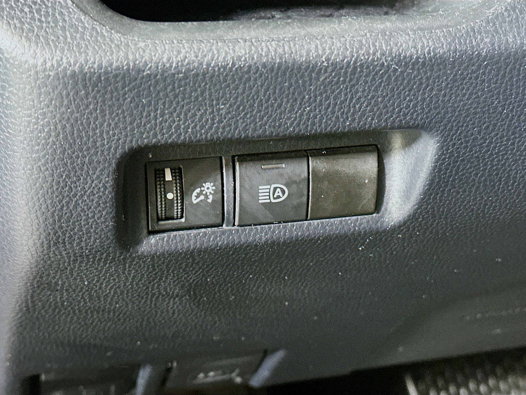 Used 2020 Toyota RAV4 LE w/ Carpet Mat Package FWD image 17
