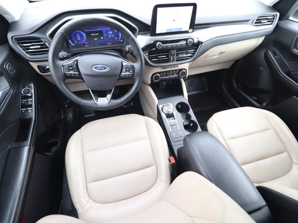 Used 2022 Ford Escape Titanium image 6