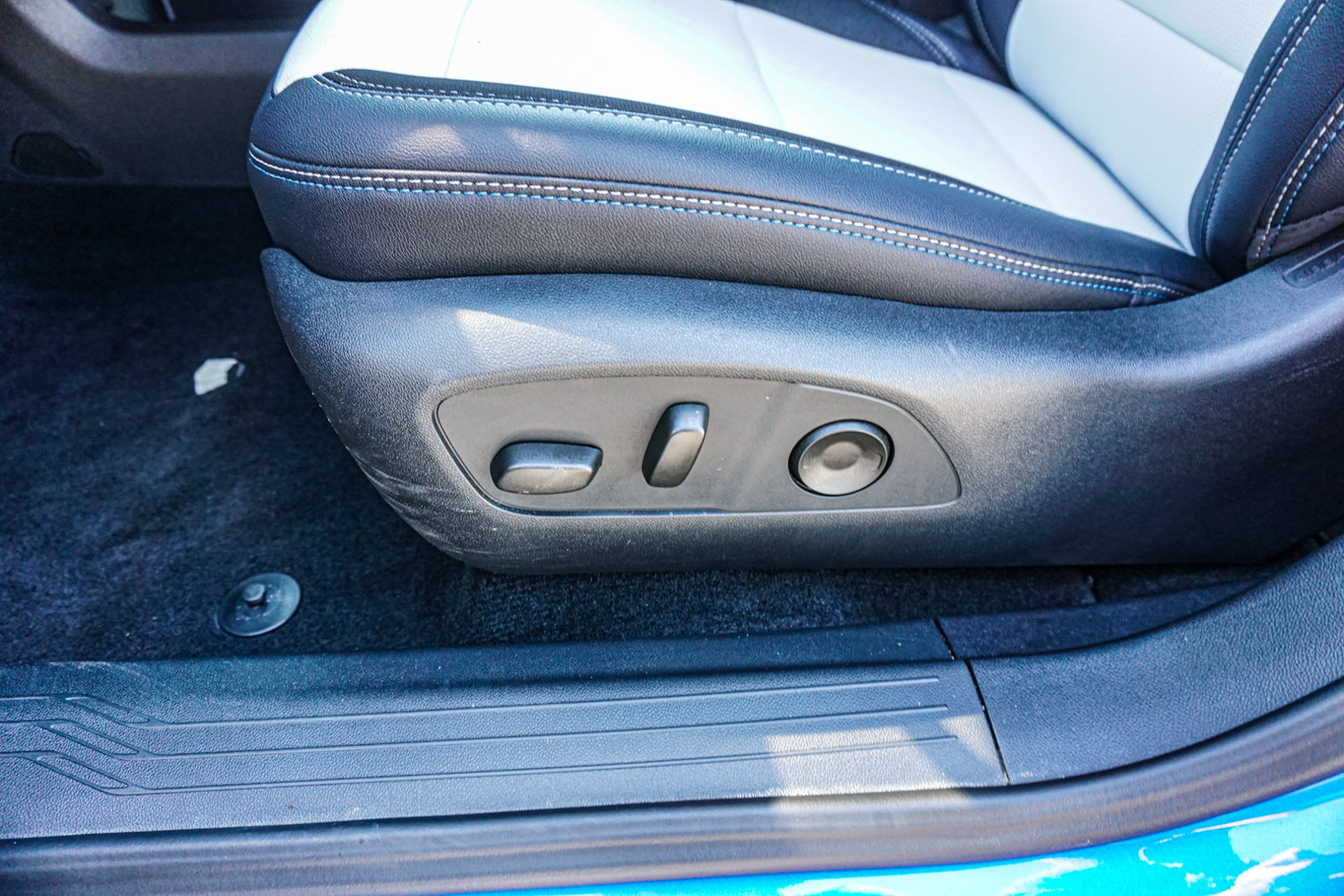 New 2026 Chevrolet Equinox EV LT FWD image 28