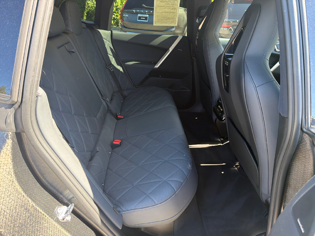 Used 2023 BMW iX xDrive50 w/ Sport Package AWD/4WD image 15