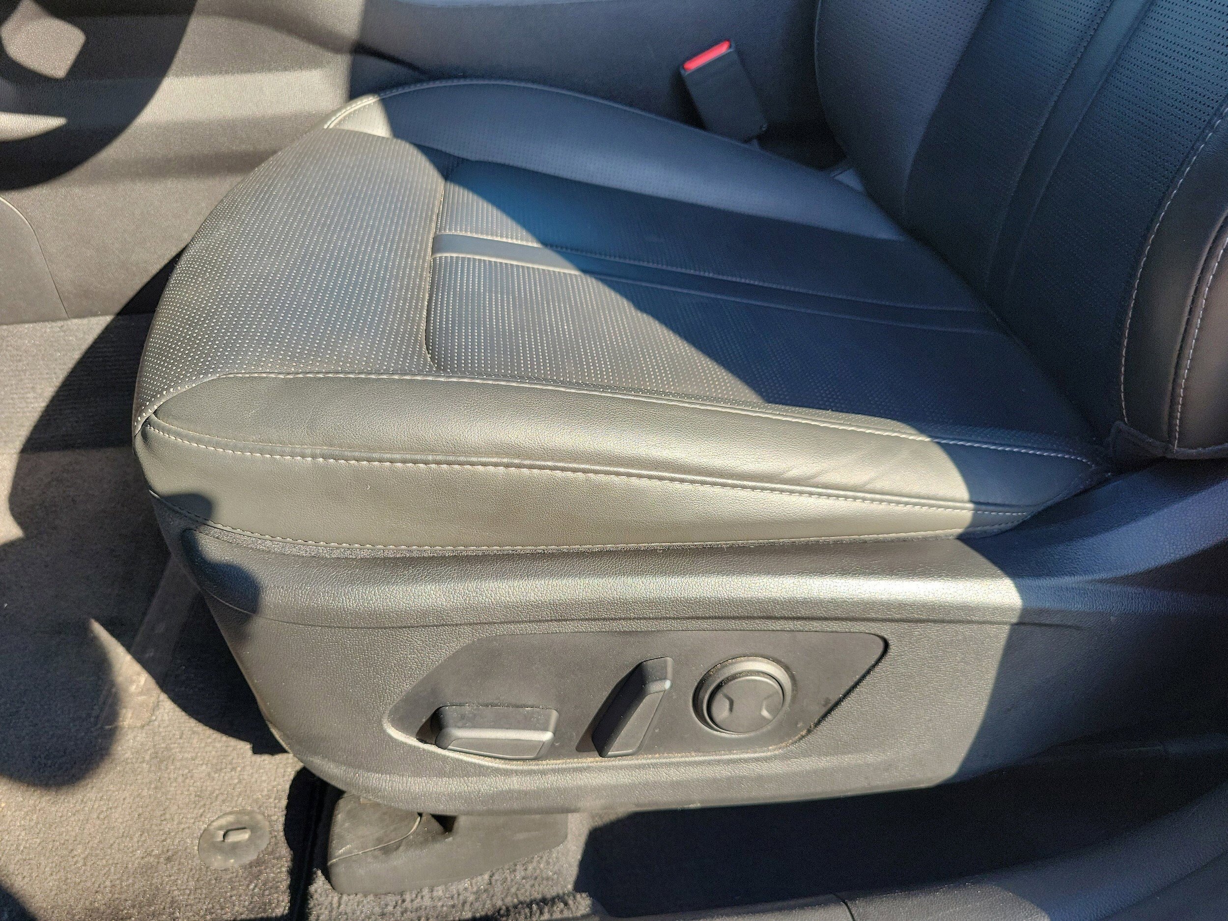 Used 2024 Kia Sorento S image 14