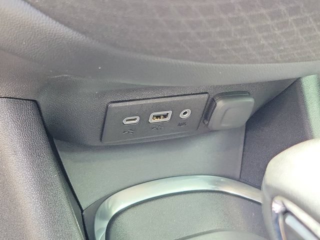 Used 2021 Chevrolet Malibu RS FWD image 28