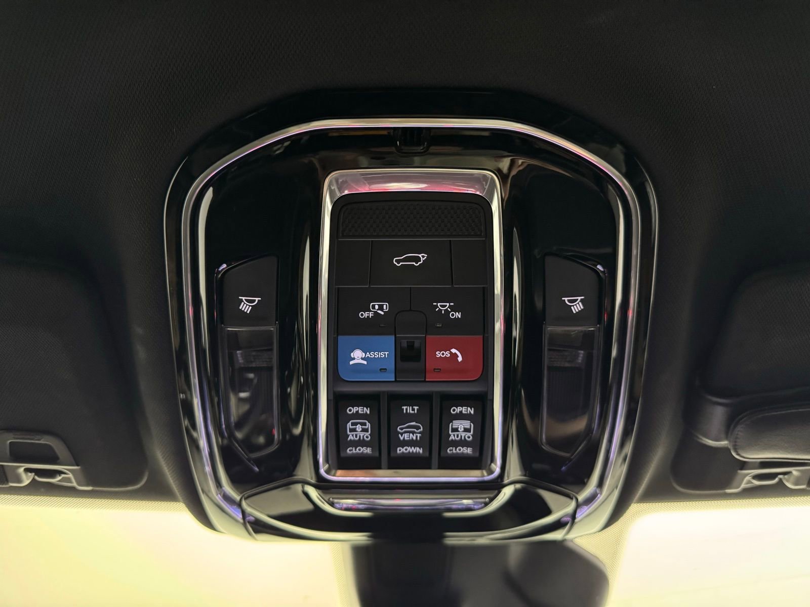 Used 2023 Jeep Grand Cherokee L Summit w/ Advanced Protech Group IV image 30