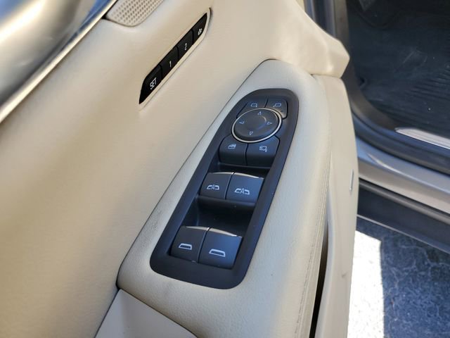 Used 2018 Cadillac XT5 Luxury w/ Driver Awareness Package FWD image 17