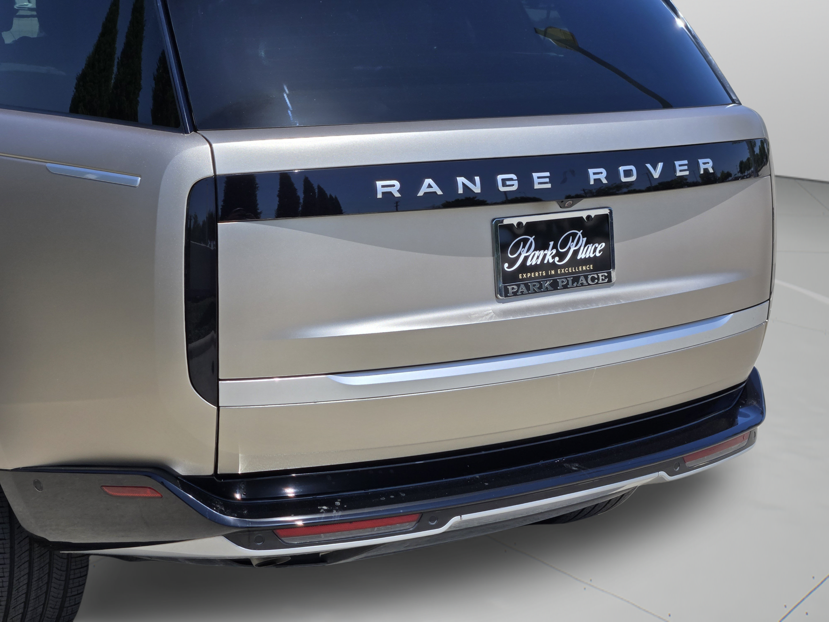 Used 2025 Land Rover Range Rover Long Wheelbase Autobiography AWD/4WD image 39