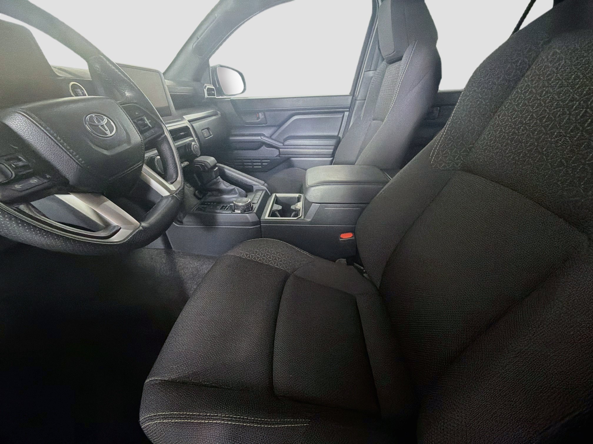 Used 2025 Toyota 4Runner SR5 AWD/4WD image 13