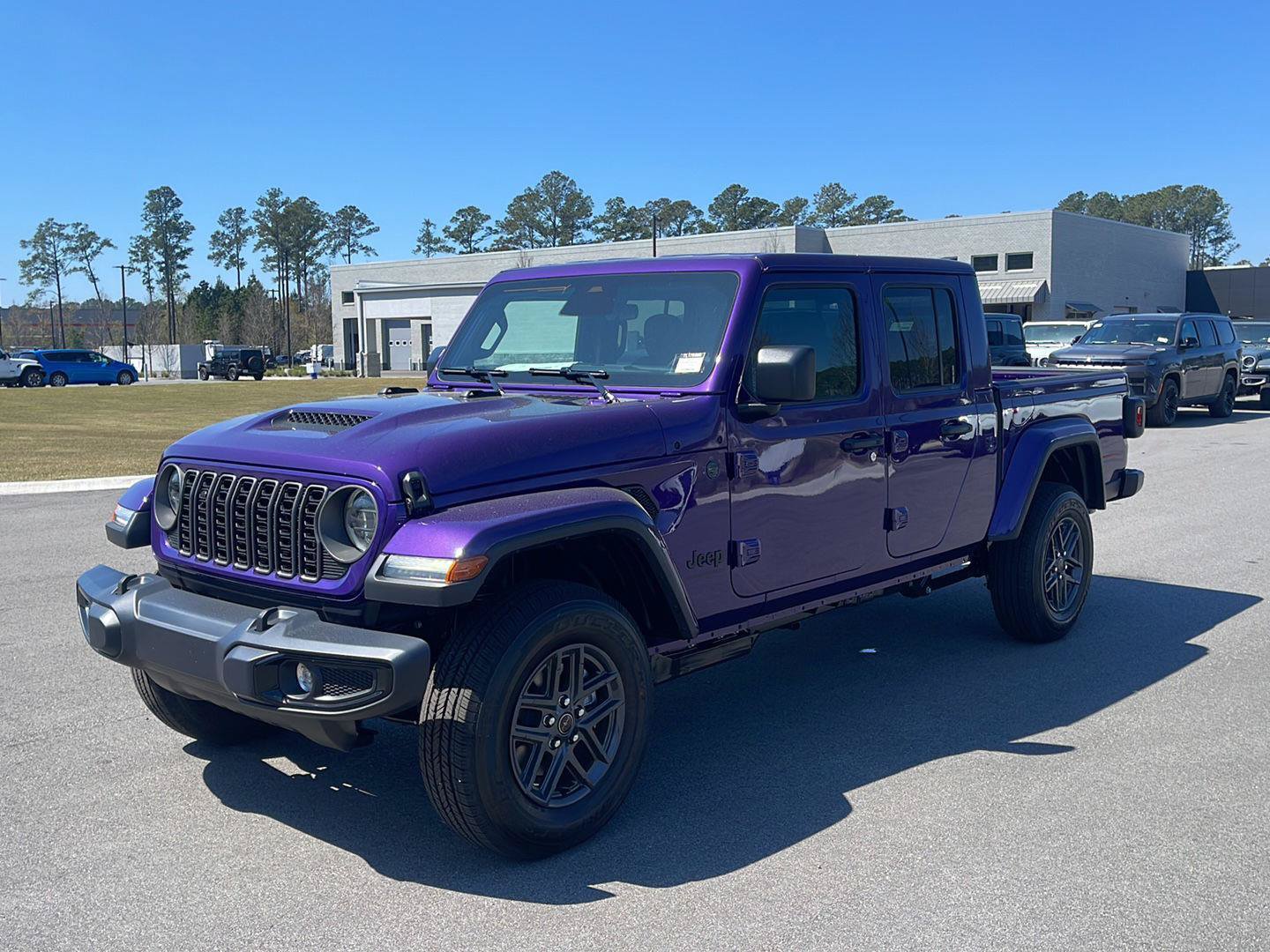 New 2026 Jeep Gladiator Sport AWD/4WD image 3