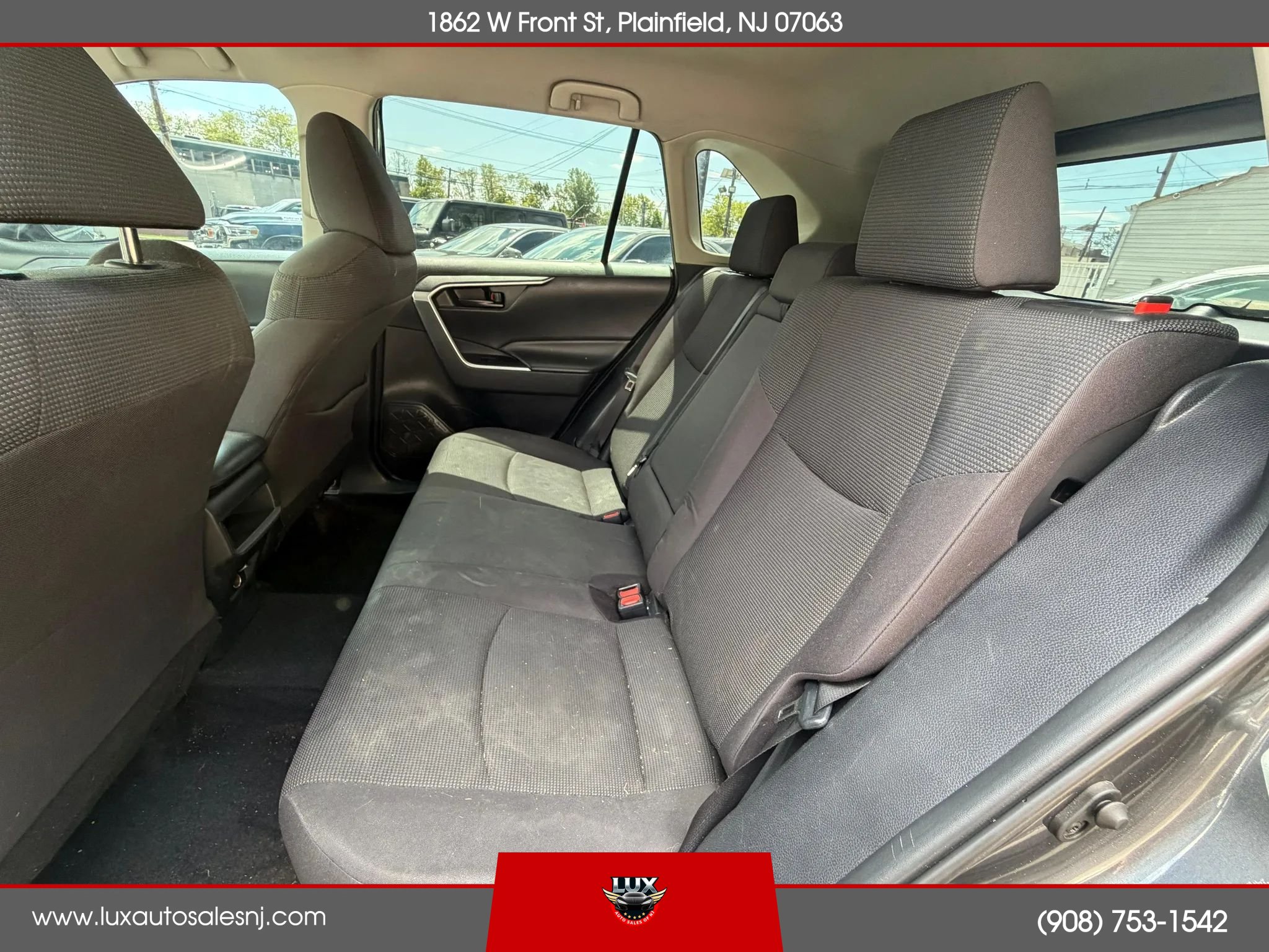 Used 2019 Toyota RAV4 LE w/ All Weather Liner Package AWD/4WD image 10