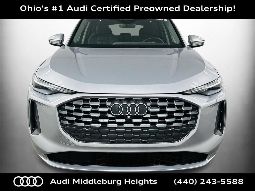 Certified 2025 Audi Q5 Premium AWD/4WD image 2