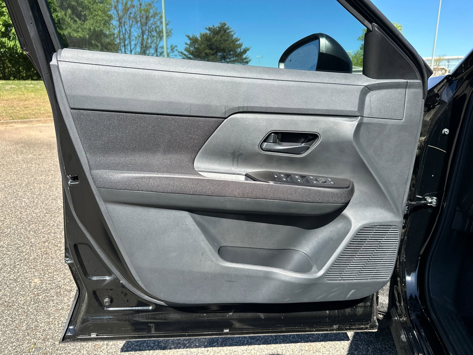 New 2026 Nissan Kicks S image 6