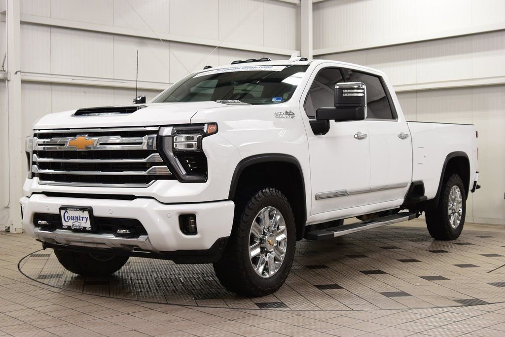 Used 2024 Chevrolet Silverado 3500 High Country w/ Technology Package AWD/4WD image 3
