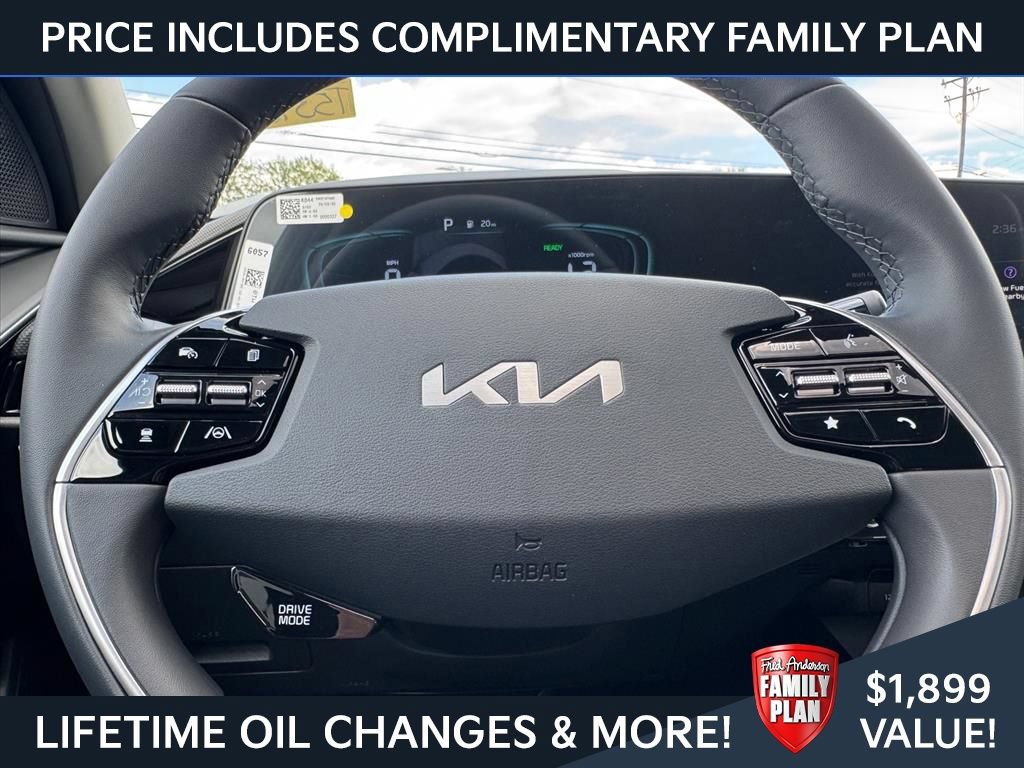 New 2026 Kia Niro EX FWD image 15