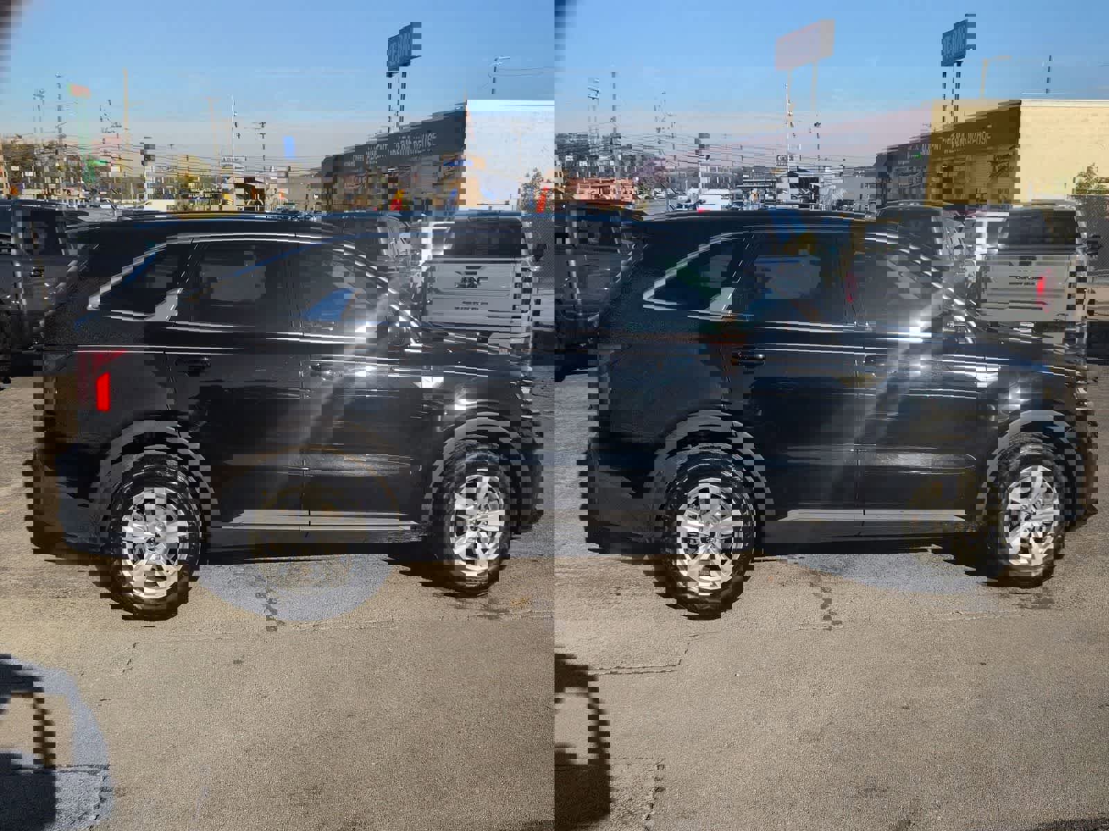 Used 2022 Kia Sorento LX image 9