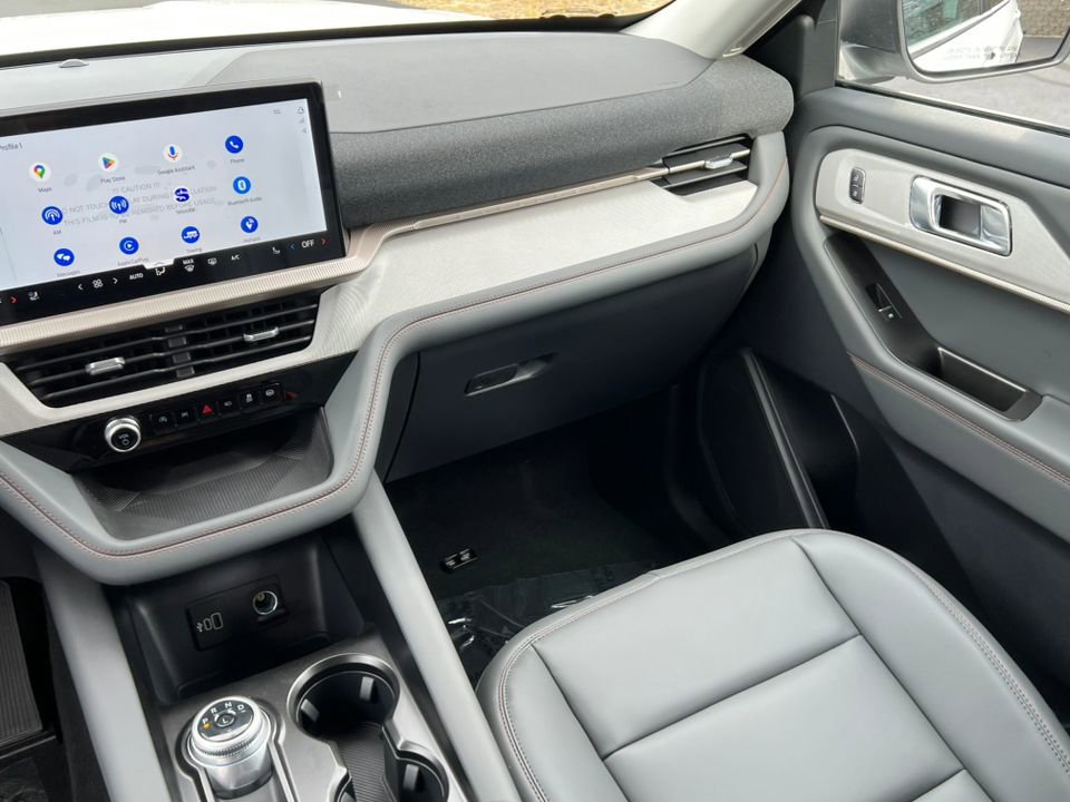 Used 2026 Ford Explorer Active w/ Active Comfort Package image 32