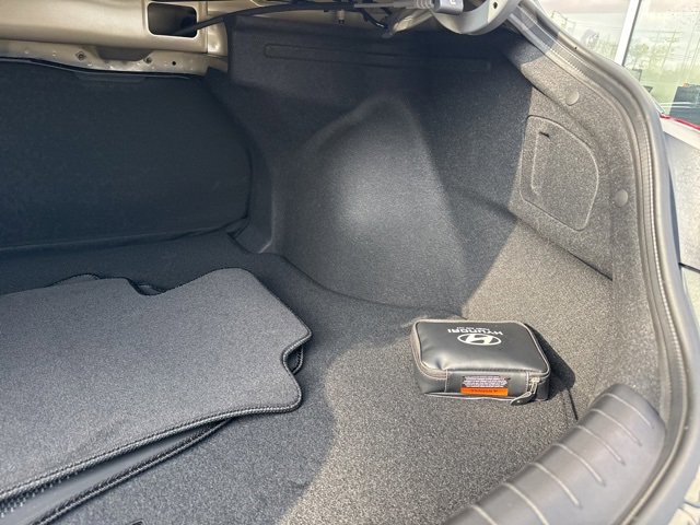 Certified 2025 Hyundai Elantra Sport image 60