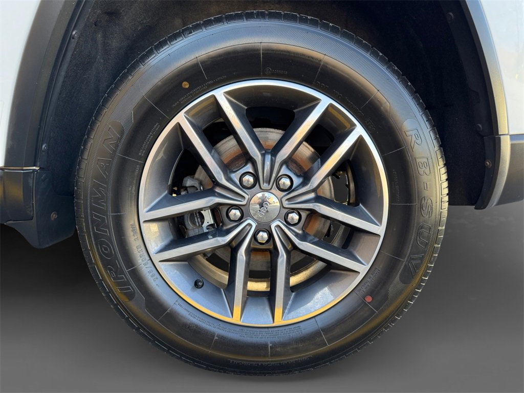 Used 2018 Jeep Grand Cherokee Limited image 11