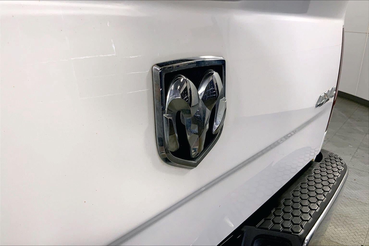 Used 2016 RAM 1500 Classic SLT AWD/4WD image 28