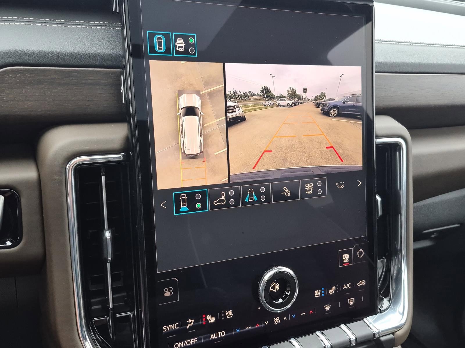 New 2026 GMC Yukon Denali Ultimate w/ LPO, Floor Liner Package image 27