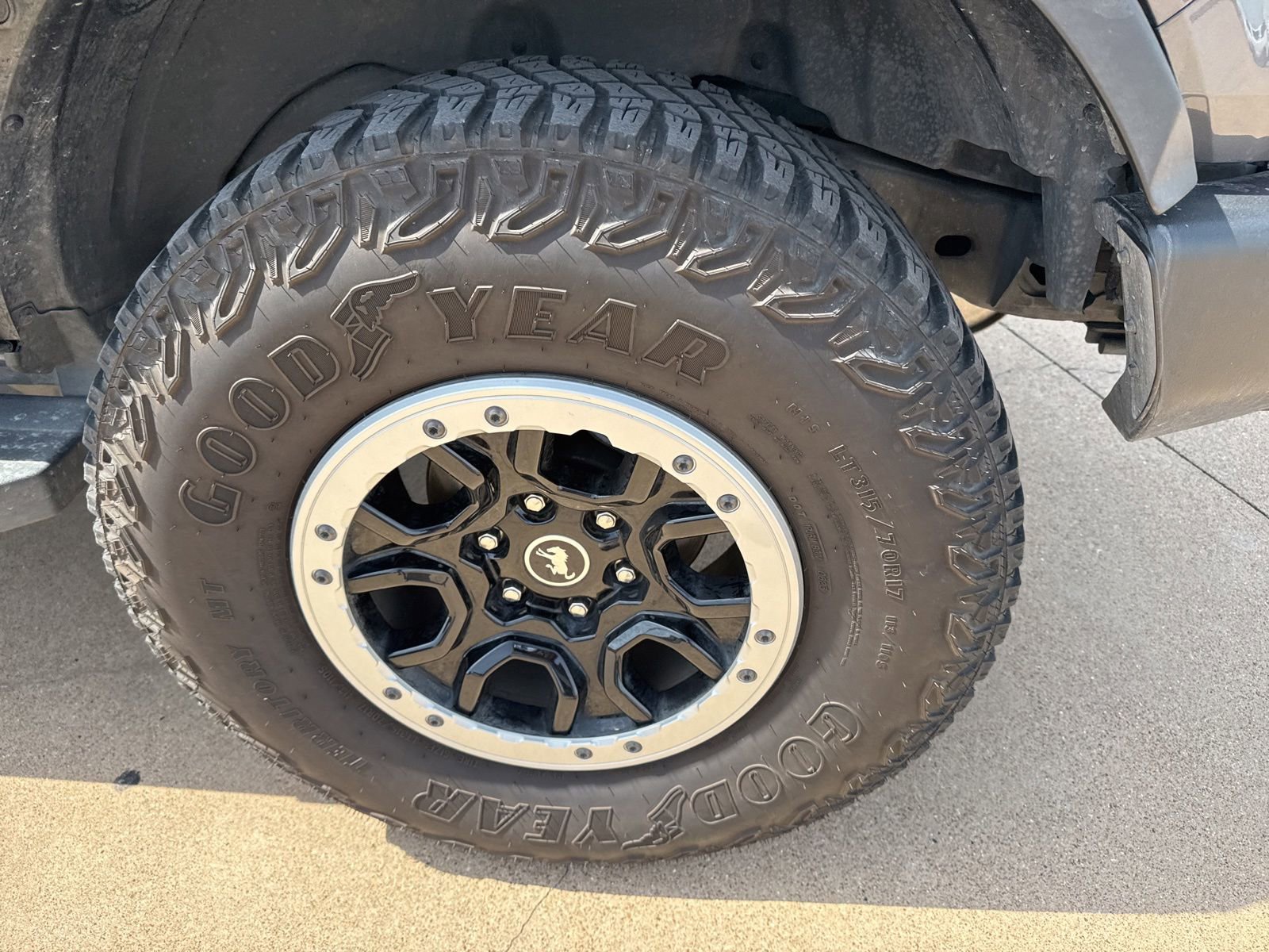 Used 2023 Ford Bronco Outer Banks w/ Sasquatch Package AWD/4WD image 9