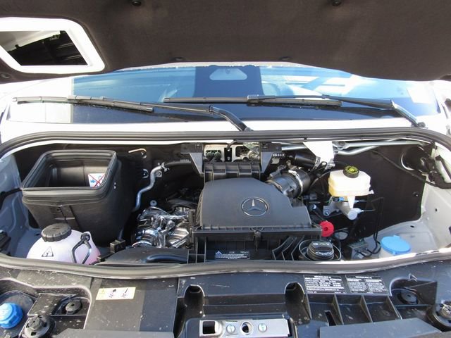 Used 2025 Mercedes-Benz Sprinter 2500 image 9