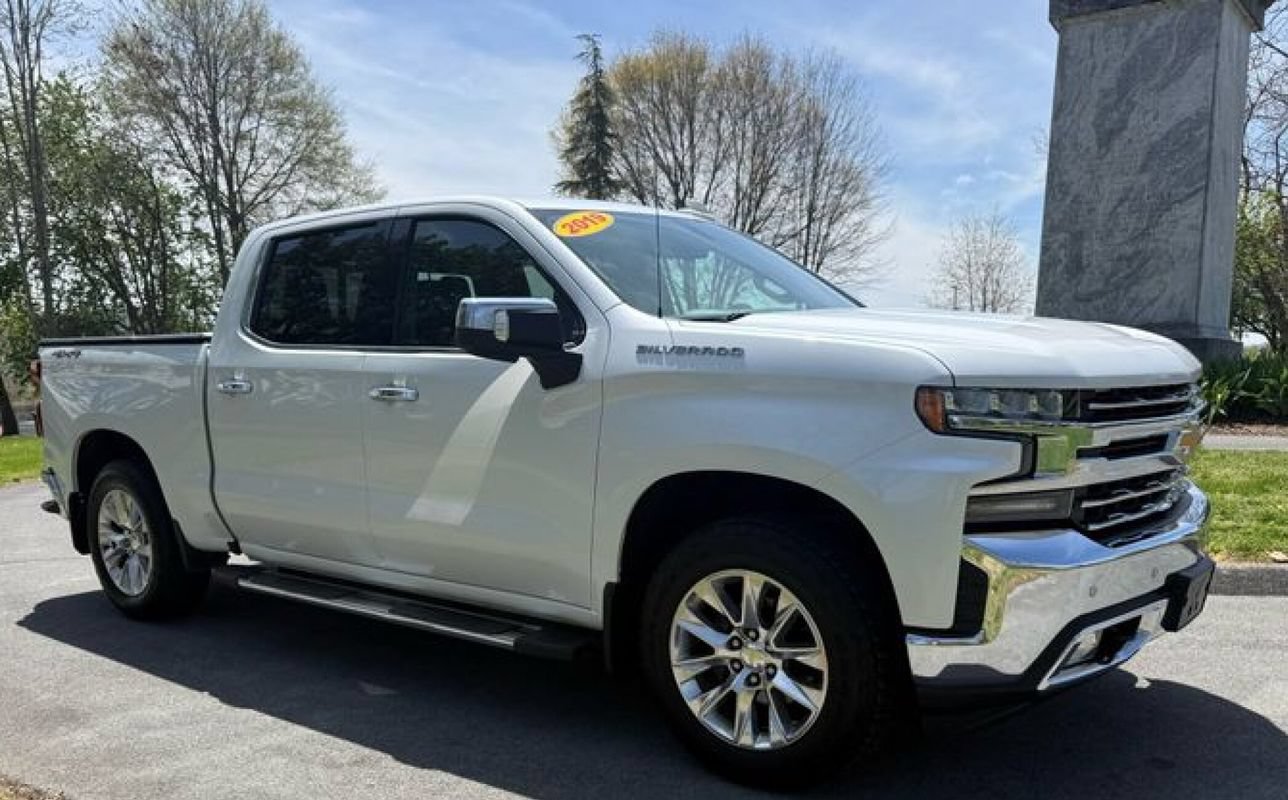 Used 2019 Chevrolet Silverado 1500 LTZ w/ LTZ Plus Package AWD/4WD image 3