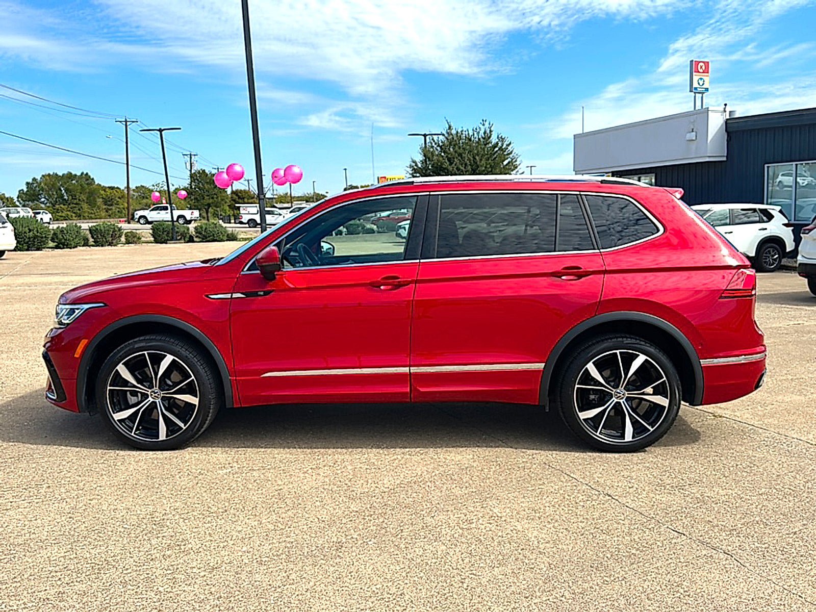 Used 2024 Volkswagen Tiguan SEL R-Line AWD/4WD image 5