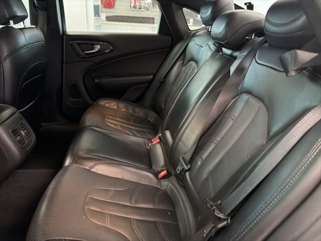 Used 2015 Chrysler 200 S w/ Navigation & Sound Group I image 25