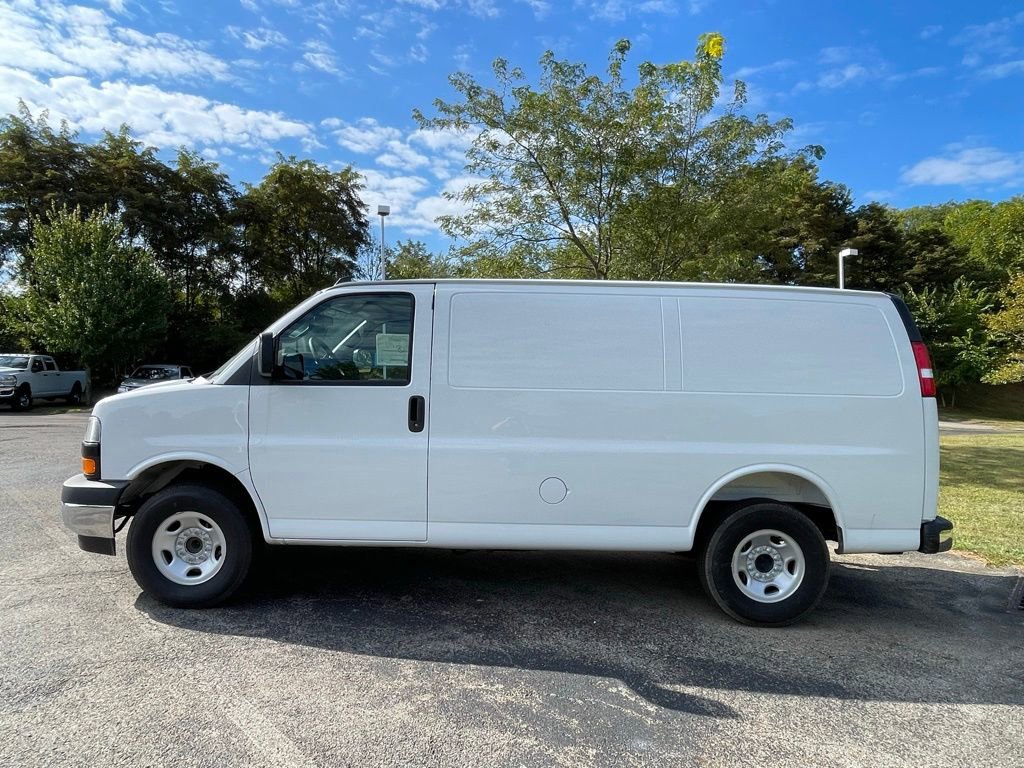 New 2025 Chevrolet Express 3500 w/ Driver Convenience Package RWD image 6