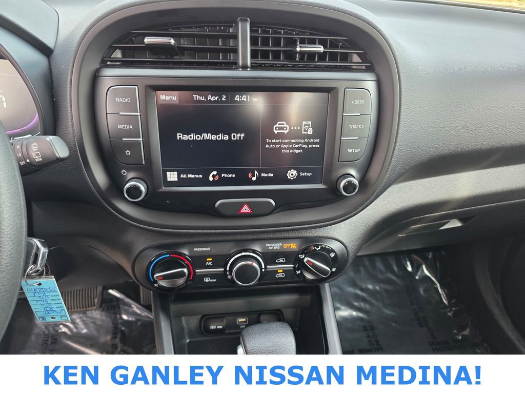 Used 2023 Kia Soul LX image 27