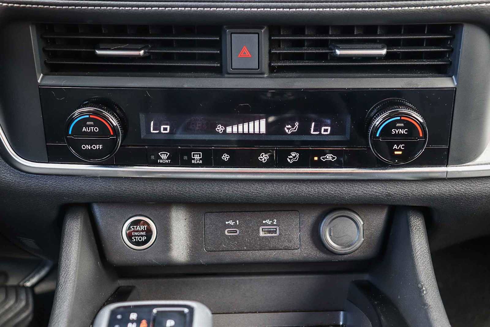 Used 2023 Nissan Rogue SV image 14