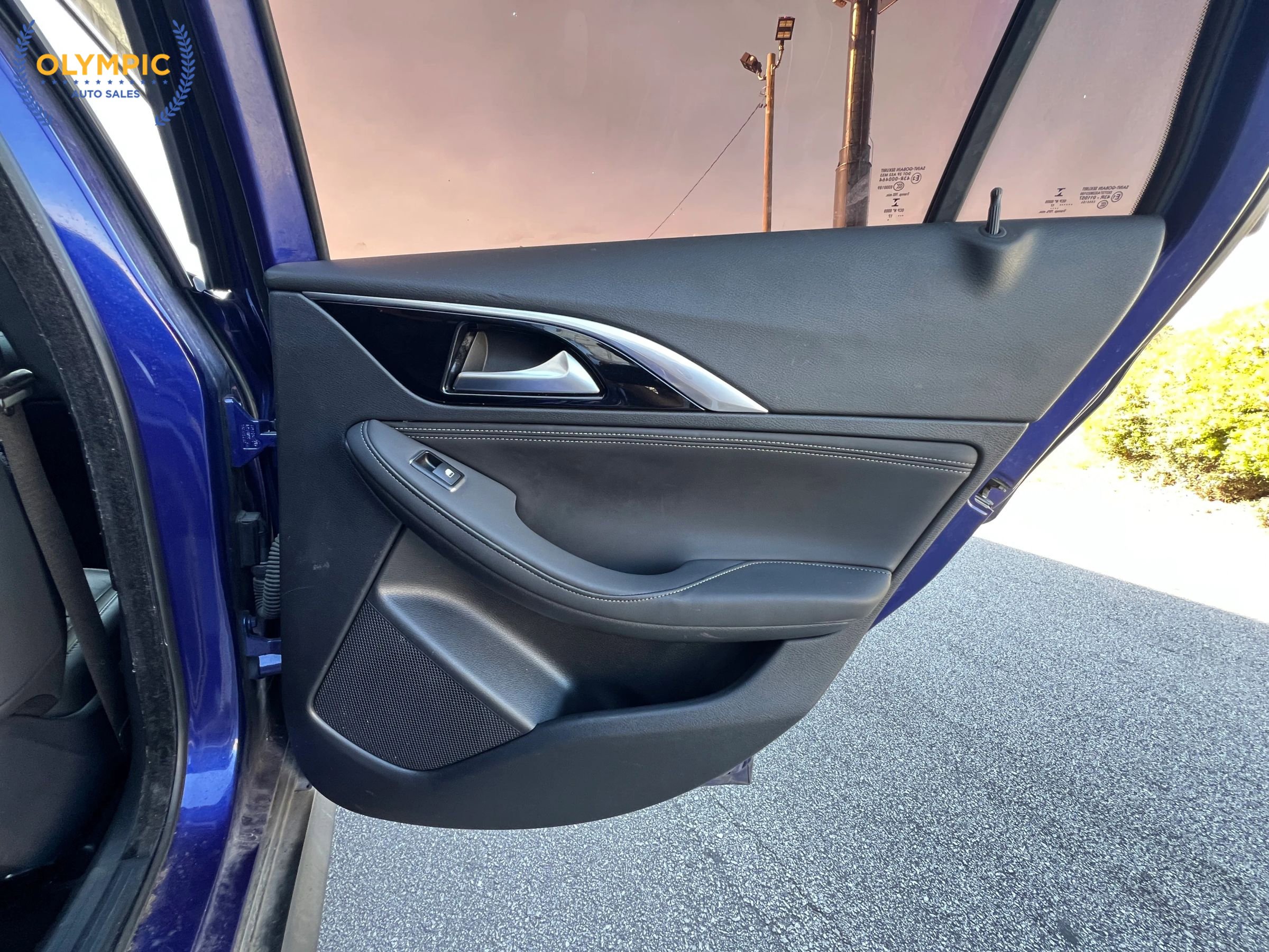 Used 2018 INFINITI QX30 Premium w/ Cargo Package AWD/4WD image 47