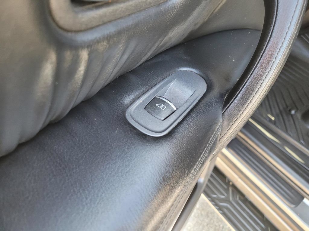 Used 2021 Nissan Armada SL w/ Captain's Chairs Package RWD image 16