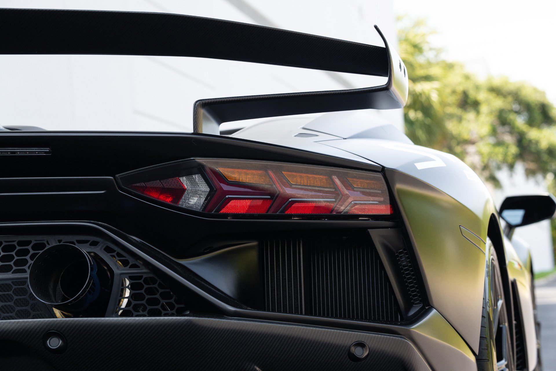 Used 2020 Lamborghini Aventador SVJ AWD/4WD image 23
