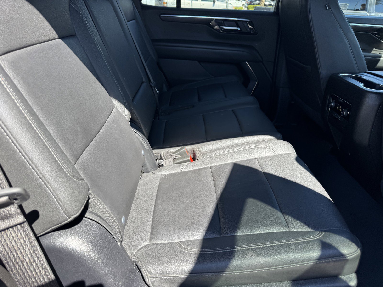 Used 2025 Chevrolet Tahoe LT RWD image 10