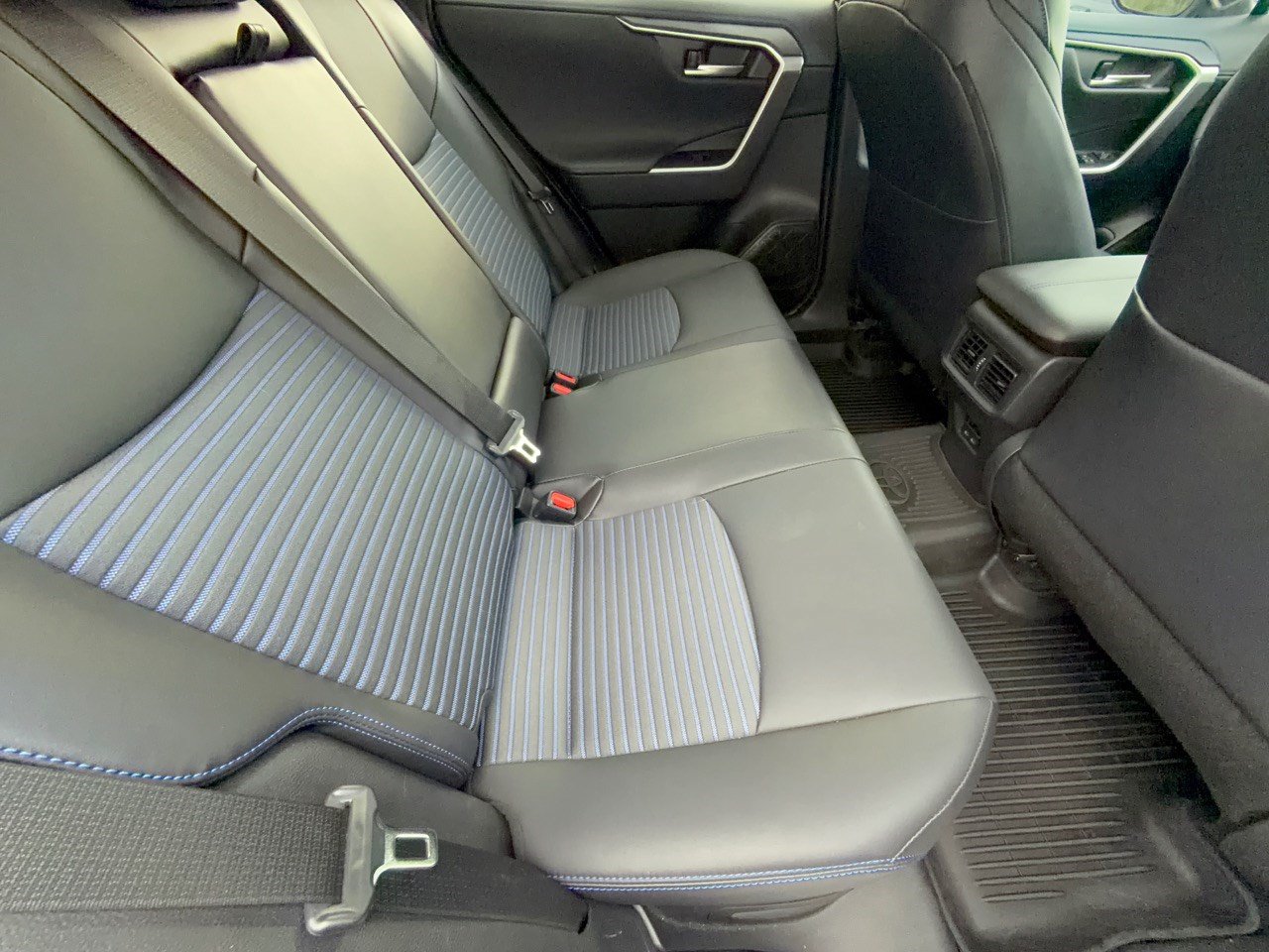 Used 2023 Toyota RAV4 XSE AWD/4WD image 29