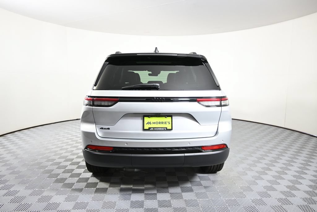 Used 2025 Jeep Grand Cherokee Limited w/ Trailer Tow Package AWD/4WD image 5