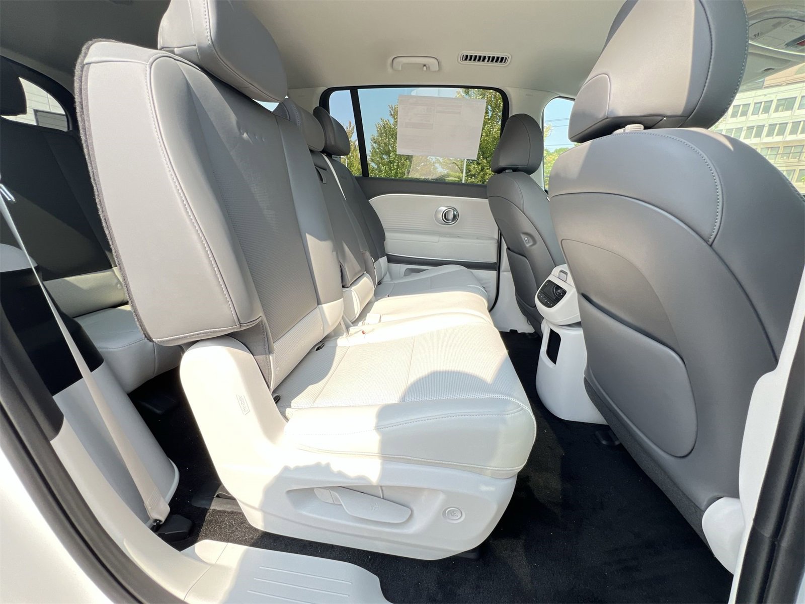 New 2026 Hyundai Ioniq 9 SEL image 12