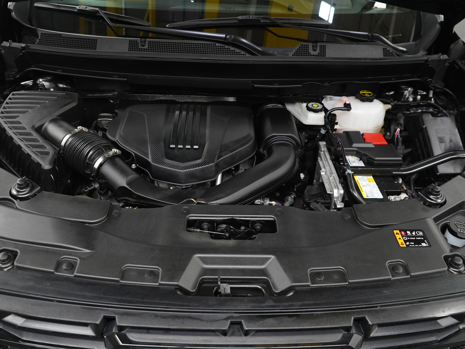 Used 2025 GMC Acadia Elevation w/ Elevation Premium Package AWD/4WD image 32