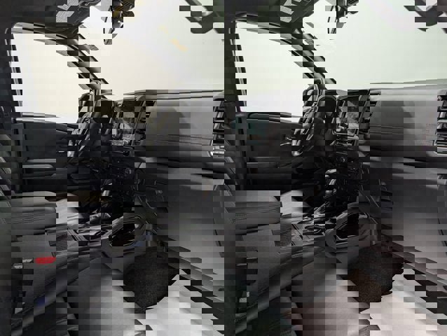 Used 2022 Nissan Frontier PRO-4X w/ Pro-4X Premium Package image 19